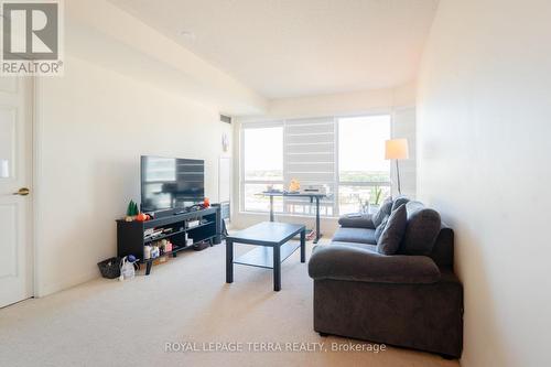 915 - 8 LEE CENTRE DRIVE , Toronto, Ontario M1H 3H8 2