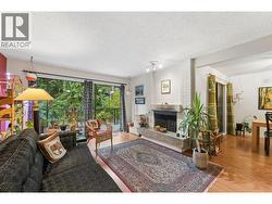 834 HENDECOURT ROAD North Vancouver, BC V7K 2Y2