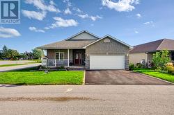 32 MERRILL DRIVE Prince Edward County (Wellington Ward), ON K0K 3L0