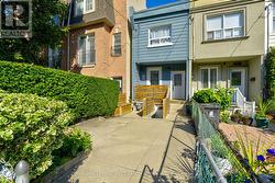 44 FISHER STREET Toronto, ON M6K 1V8