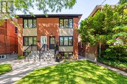 48 MCROBERTS AVENUE Toronto, ON M6E 4P4