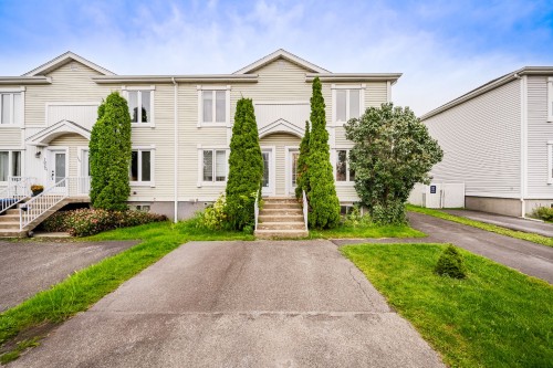 1021 Rue Provençal  Saint-Jean-Sur-Richelieu, QC J3B 8P6