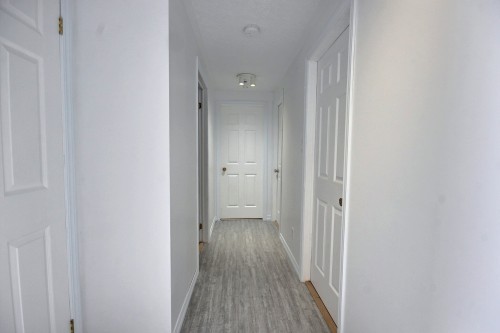 Corridor - 14 Rue Martin, Rouyn-Noranda, QC 