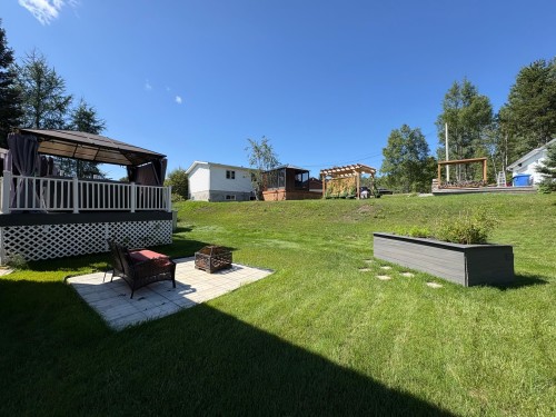 Cour - 14 Rue Martin, Rouyn-Noranda, QC 