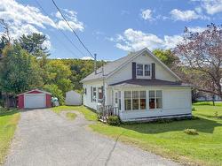 835 Central ST Centreville, NB E7K 2E8