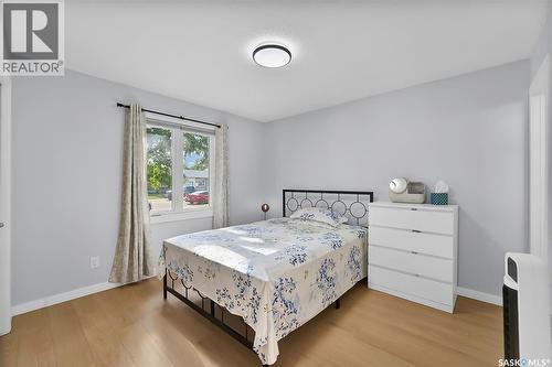 19 Barr Place, Saskatoon, SK - Indoor Photo Showing Bedroom