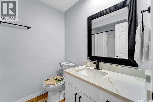 19 Barr Place, Saskatoon, SK - Indoor Photo Showing Bathroom