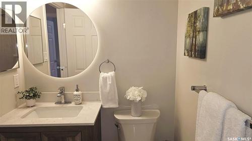 142 Blake Place, Saskatoon, SK - Indoor Photo Showing Bathroom