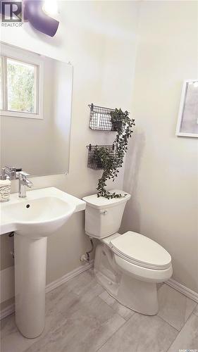 142 Blake Place, Saskatoon, SK - Indoor Photo Showing Bathroom