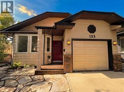 123 SUNMILLS Place SW  Calgary, AB T2X 2R1