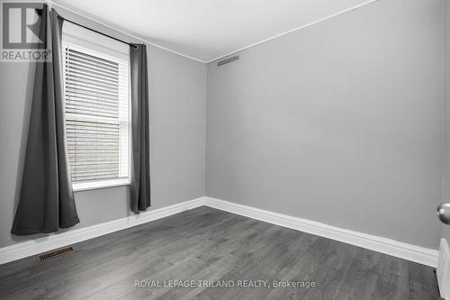 1 - 122 Centre Street, St. Thomas, ON - Indoor Photo Showing Other Room