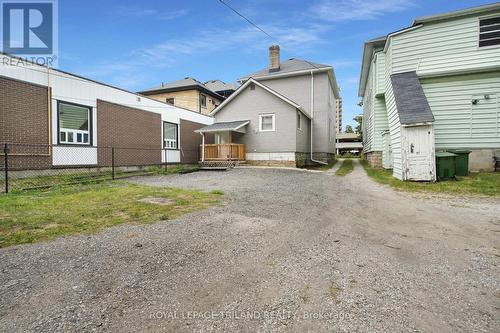 1 - 122 Centre Street, St. Thomas, ON - Outdoor