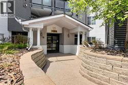 418, 10 Sierra Morena Mews SW  Calgary, AB T3H 3K5