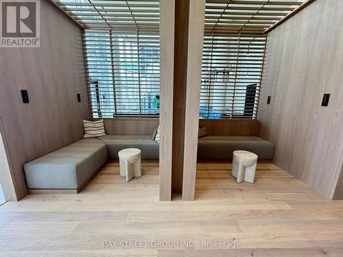 5510 - 8 Interchange Way, Vaughan, ON - Indoor