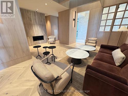 5510 - 8 Interchange Way, Vaughan, ON - Indoor