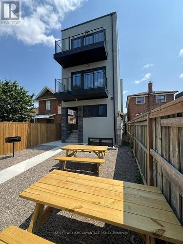 UNIT 3 - 50 CASTLETON AVENUE , Toronto, Ontario M6N 3Z5