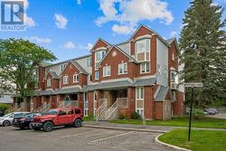 386 BRISTON PRIVATE  Ottawa, ON K1G 5R3