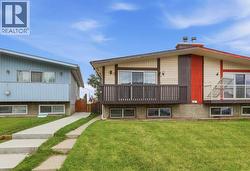 15 Doverville Way SE  Calgary, AB T2B 2N6