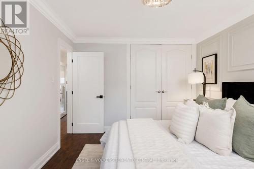 769 Annamore Road, Mississauga, ON - Indoor Photo Showing Bedroom