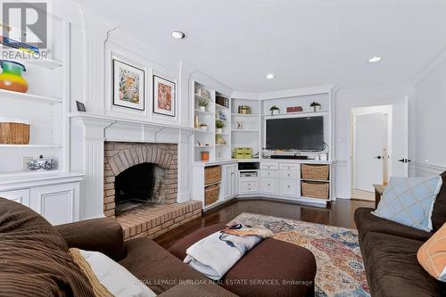 4248 Dunvegan Road, Burlington, ON - Indoor Photo Showing Living Room With Fireplace