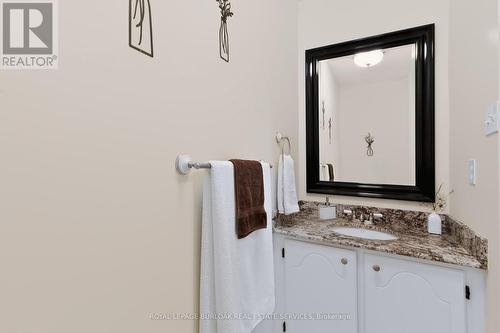 4248 Dunvegan Road, Burlington, ON - Indoor Photo Showing Bathroom