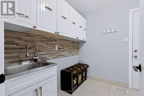 4248 Dunvegan Road, Burlington, ON - Indoor Photo Showing Kitchen