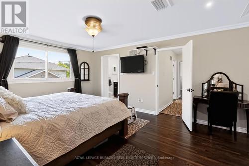 4248 Dunvegan Road, Burlington, ON - Indoor Photo Showing Bedroom