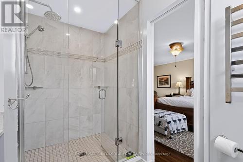 4248 Dunvegan Road, Burlington, ON - Indoor Photo Showing Bathroom