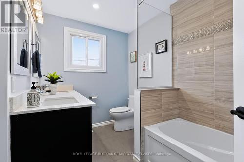 4248 Dunvegan Road, Burlington, ON - Indoor Photo Showing Bathroom