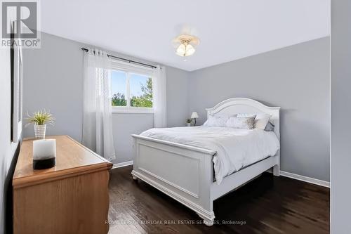 4248 Dunvegan Road, Burlington, ON - Indoor Photo Showing Bedroom