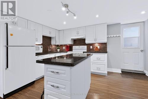 4248 Dunvegan Road, Burlington, ON - Indoor Photo Showing Kitchen