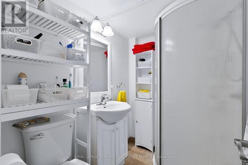 4248 Dunvegan Road, Burlington, ON - Indoor Photo Showing Bathroom