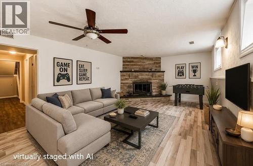 109 White Oak Place, Waterloo, ON - Indoor Photo Showing Living Room With Fireplace