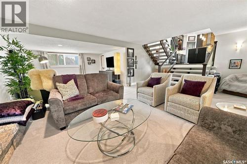 273 Carleton Drive, Saskatoon, SK - Indoor Photo Showing Living Room
