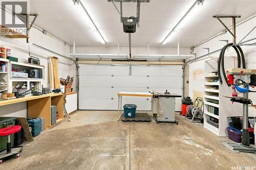 273 Carleton Drive, Saskatoon, SK - Indoor Photo Showing Garage