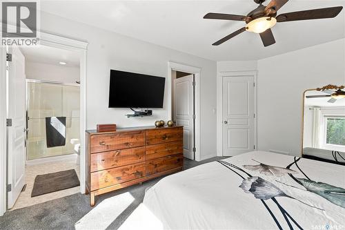 554 Lynd Place, Saskatoon, SK - Indoor Photo Showing Bedroom
