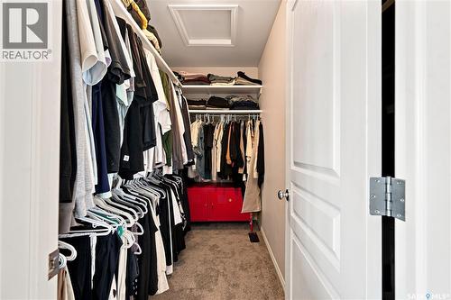 554 Lynd Place, Saskatoon, SK - Indoor With Storage