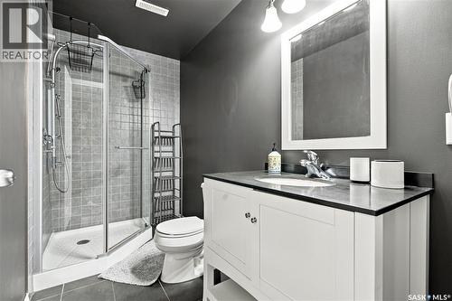 554 Lynd Place, Saskatoon, SK - Indoor Photo Showing Bathroom
