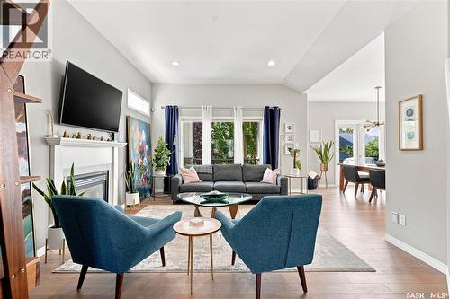 554 Lynd Place, Saskatoon, SK - Indoor Photo Showing Living Room With Fireplace