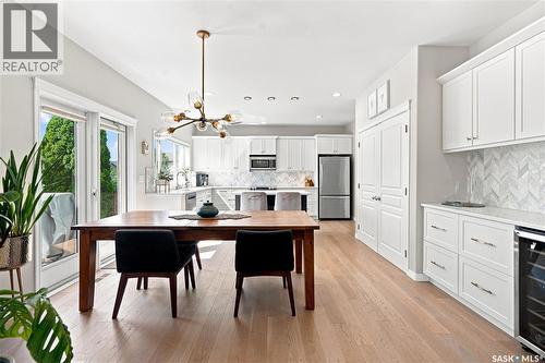 554 Lynd Place, Saskatoon, SK - Indoor Photo Showing Kitchen With Upgraded Kitchen