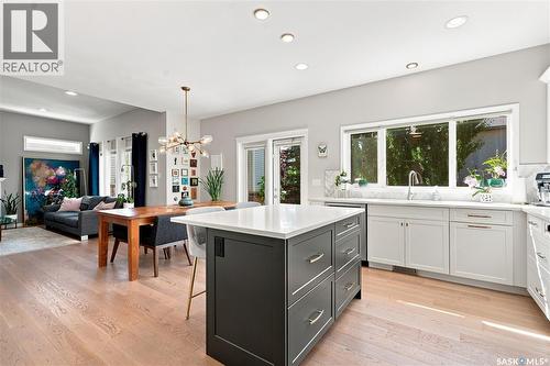 554 Lynd Place, Saskatoon, SK - Indoor Photo Showing Kitchen