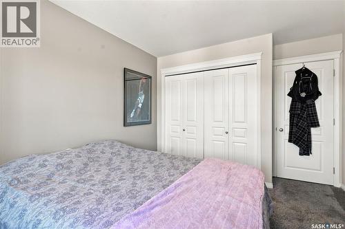 554 Lynd Place, Saskatoon, SK - Indoor Photo Showing Bedroom