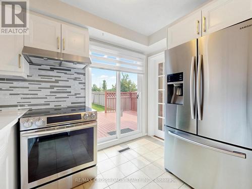 108 Anthony Lane, Vaughan, ON - Indoor Photo Showing Kitchen With Stainless Steel Kitchen