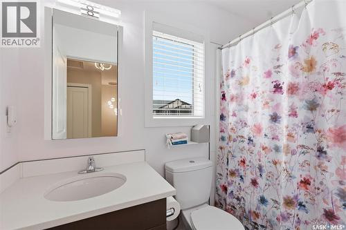 1040 Kolynchuk Crescent, Saskatoon, SK - Indoor Photo Showing Bathroom