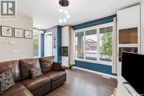 1040 Kolynchuk Crescent, Saskatoon, SK - Indoor Photo Showing Living Room