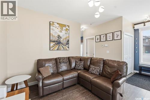 1040 Kolynchuk Crescent, Saskatoon, SK - Indoor Photo Showing Living Room