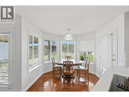348 Phipps Crescent, Kelowna, BC - Indoor Photo Showing Dining Room
