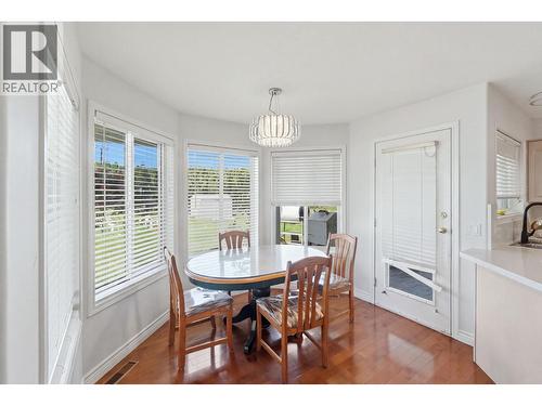 348 Phipps Crescent, Kelowna, BC - Indoor Photo Showing Dining Room