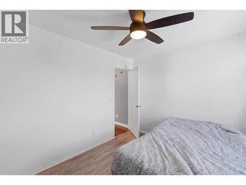 348 Phipps Crescent, Kelowna, BC - Indoor Photo Showing Bedroom