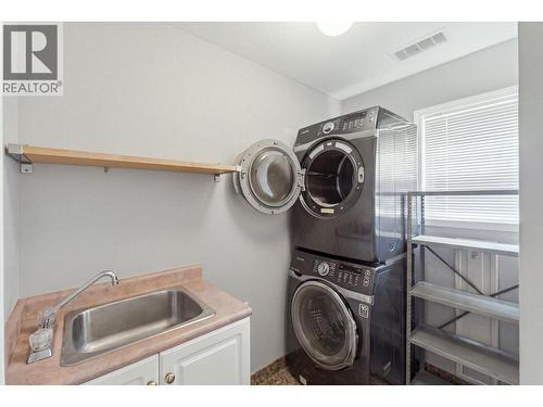 348 Phipps Crescent, Kelowna, BC - Indoor Photo Showing Laundry Room